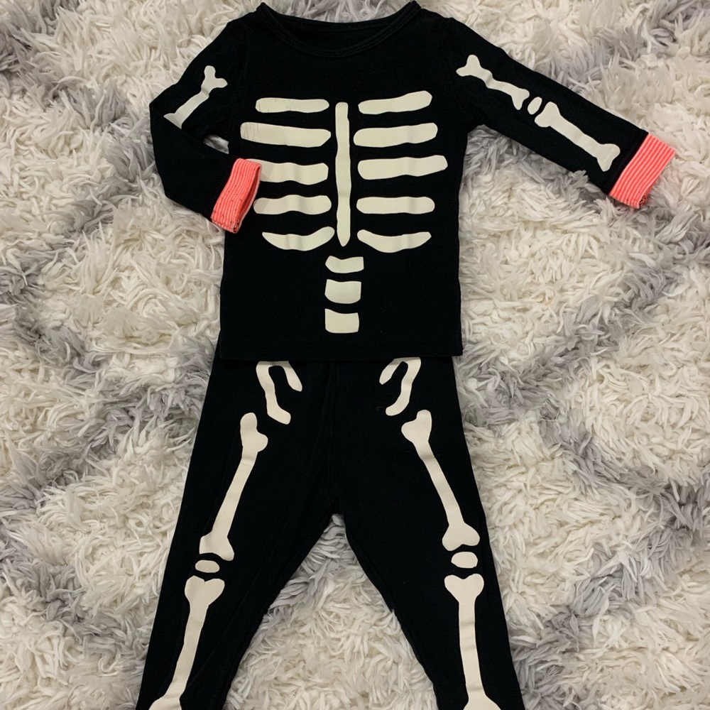 🚫SOLD🚫Skeleton Glow in the Dark Baby Pajama